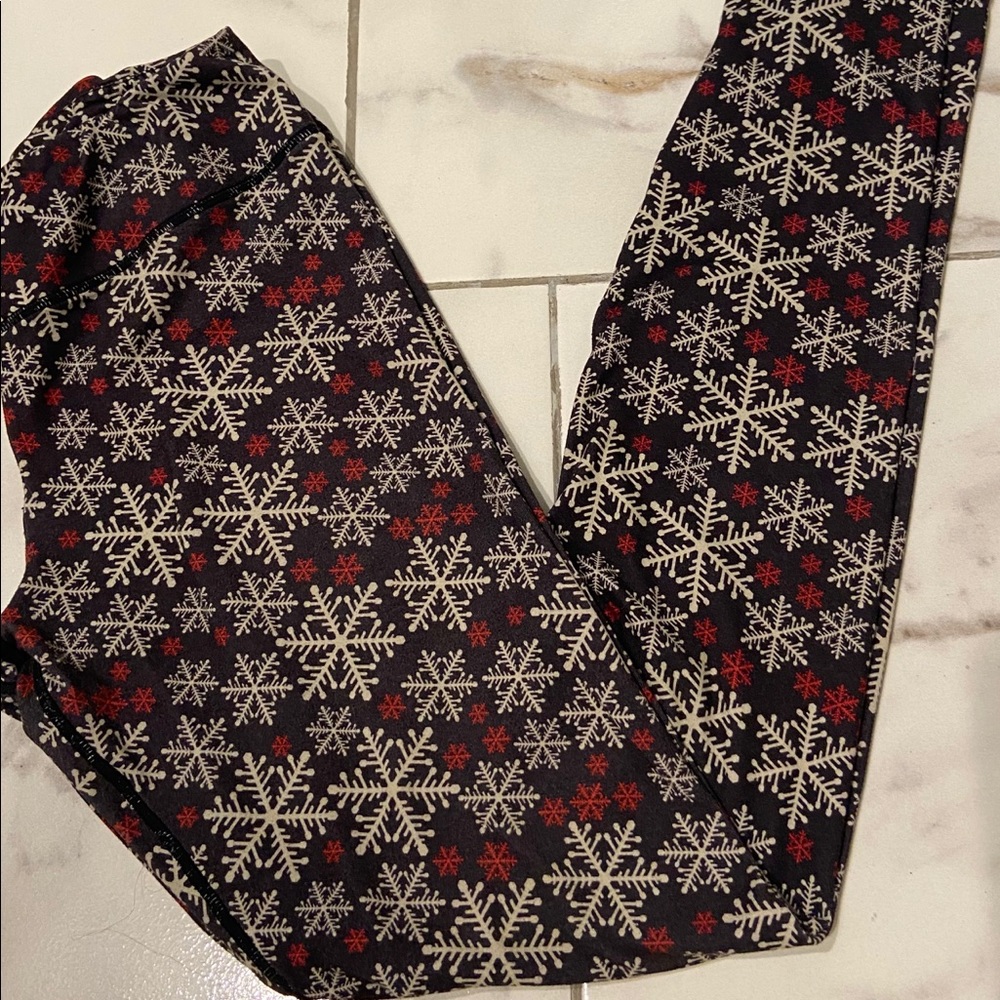 Black Snowflake Leggings